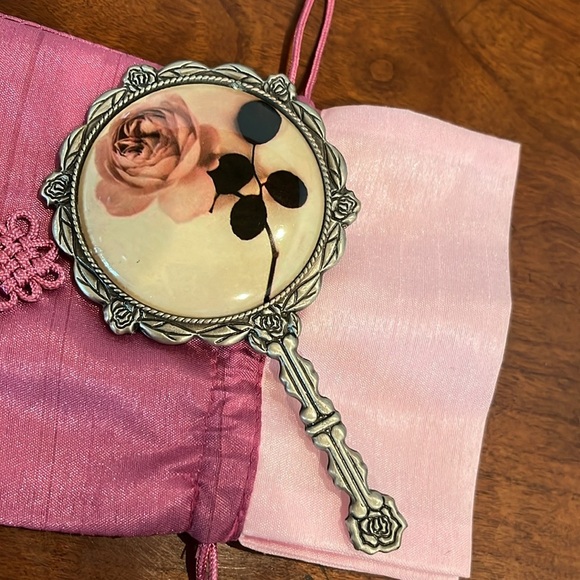 Vintage Floral Themed Mirror with Pretty Pink Satin Drawstring Pouch - Picture 1 of 9